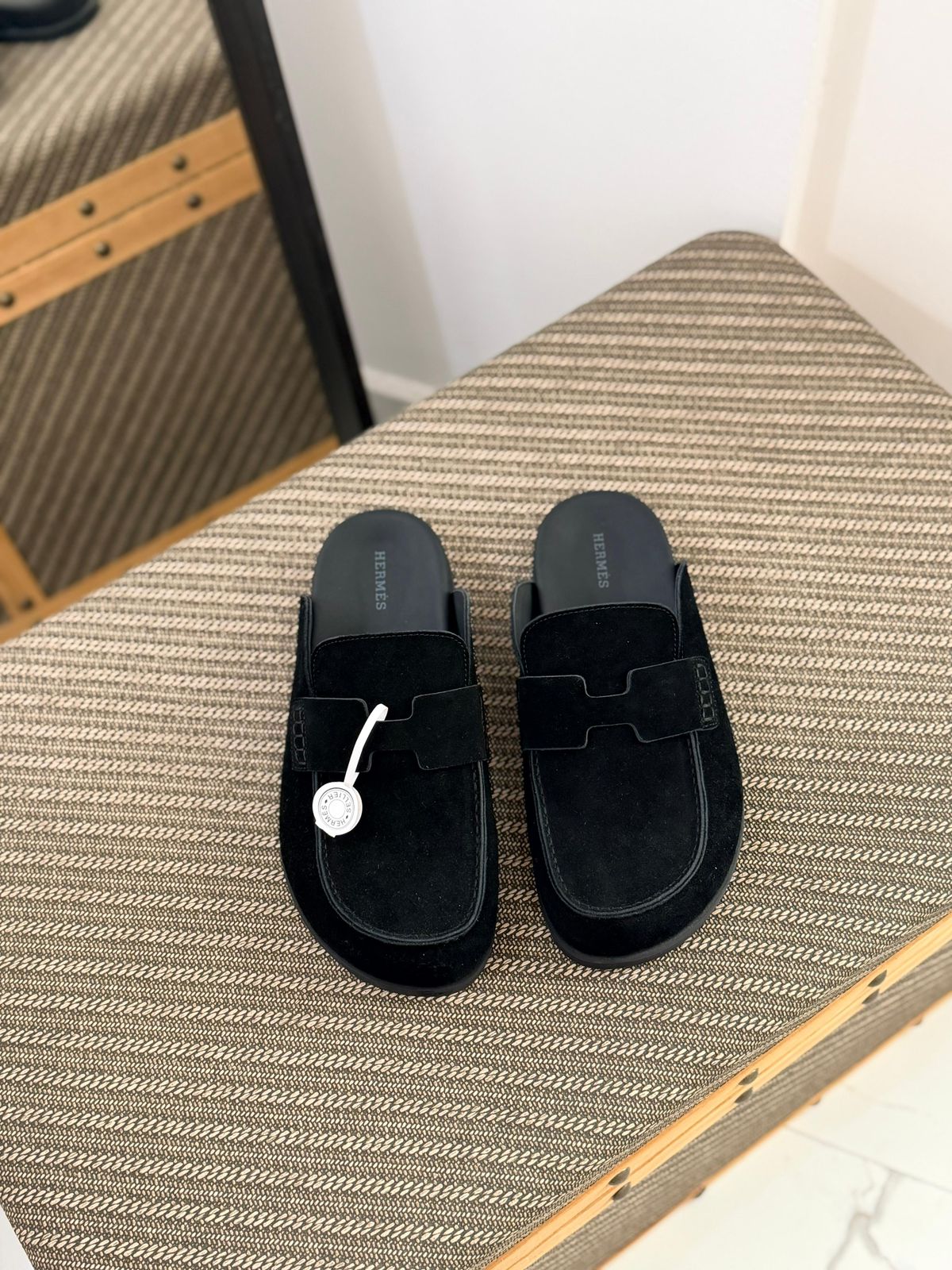 Hermes Mules Go - Image 4