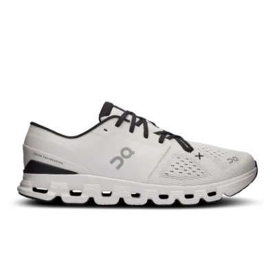 On Cloud X 4 Ivory & Black
