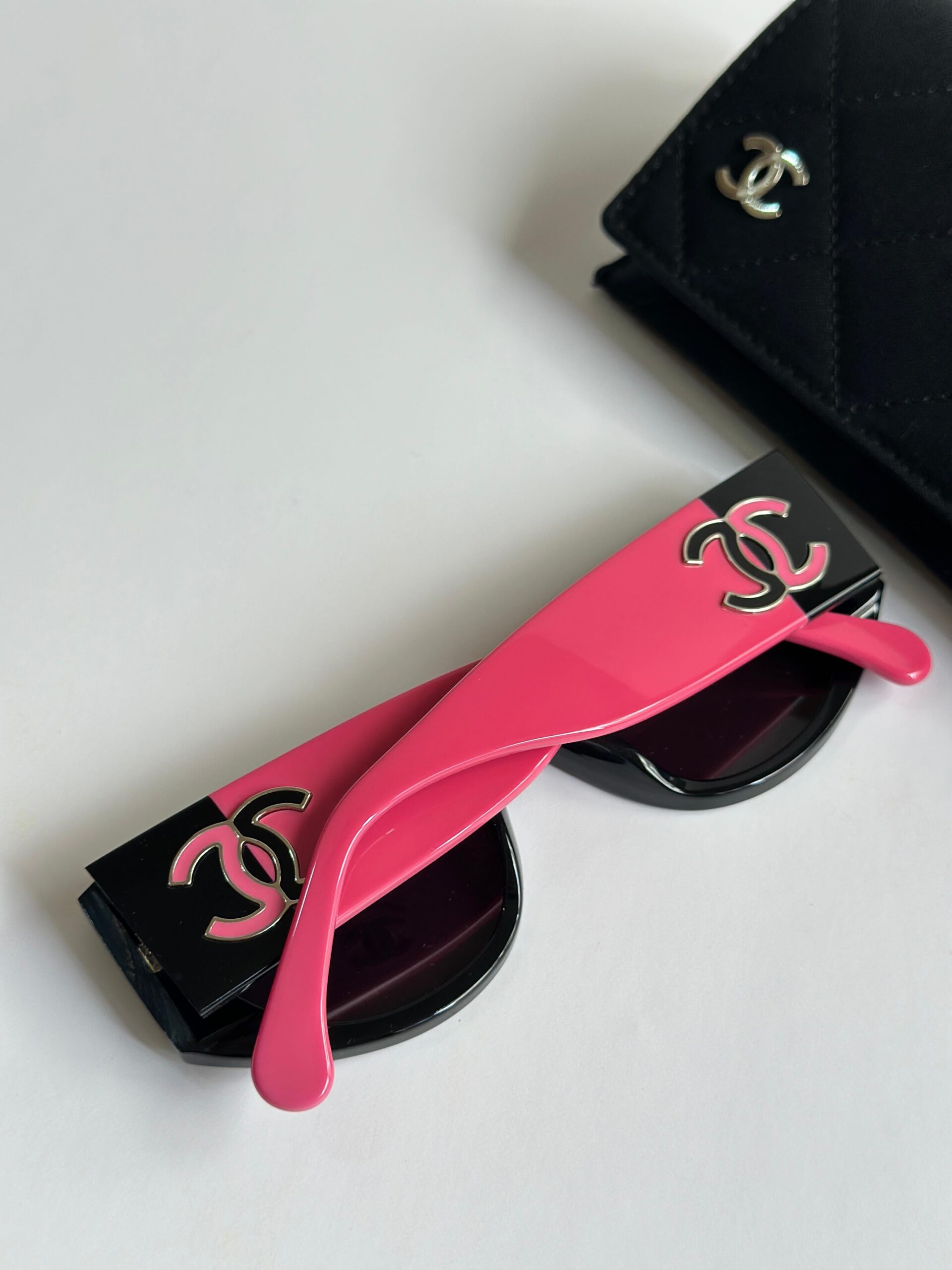 CHANEL Oval Sunglasses - Image 3