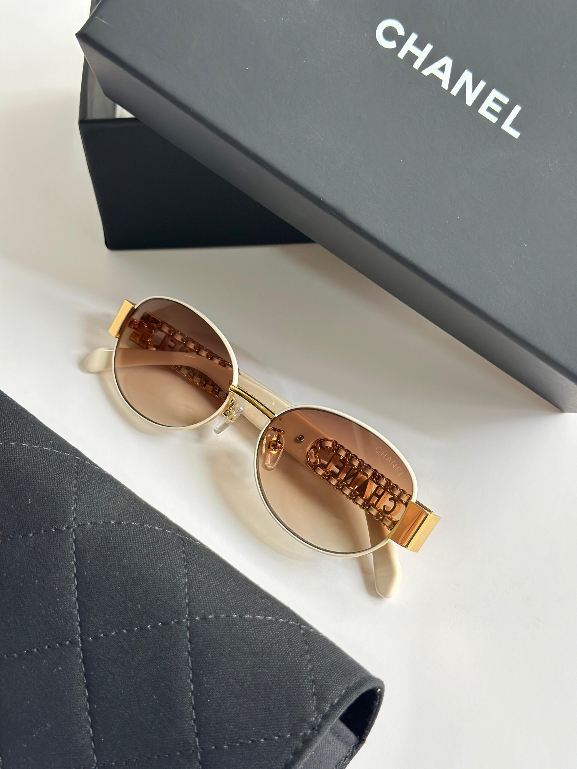 CHANEL Sunglasses - Image 3