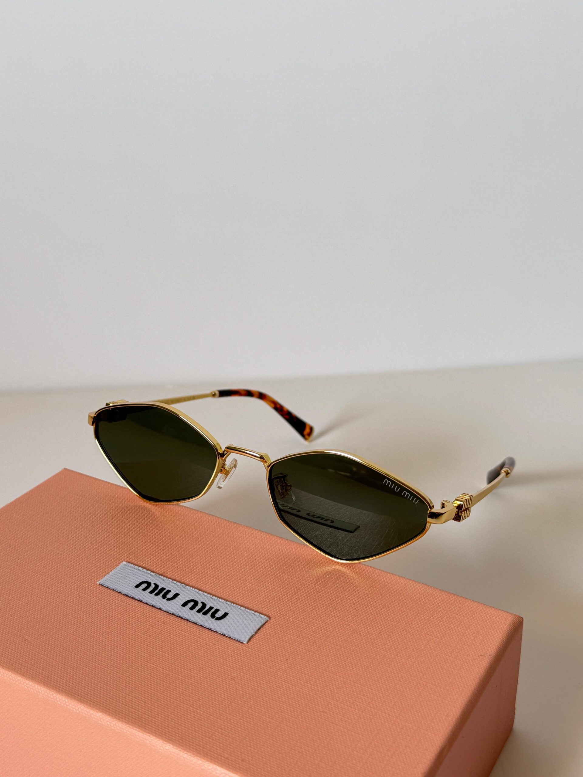 MIU MIU SUNGLASSES - Image 4