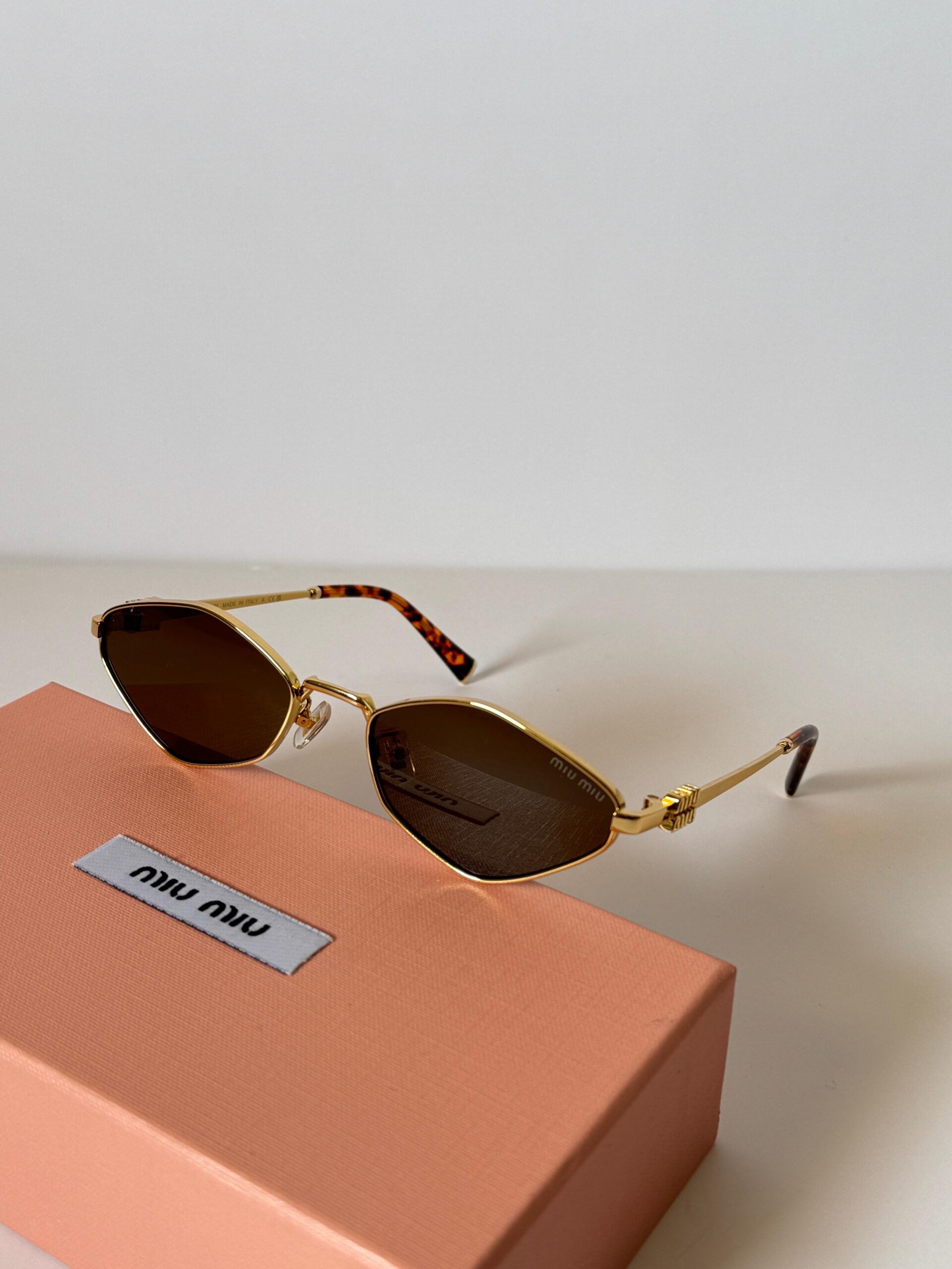 MIU MIU SUNGLASSES - Image 3