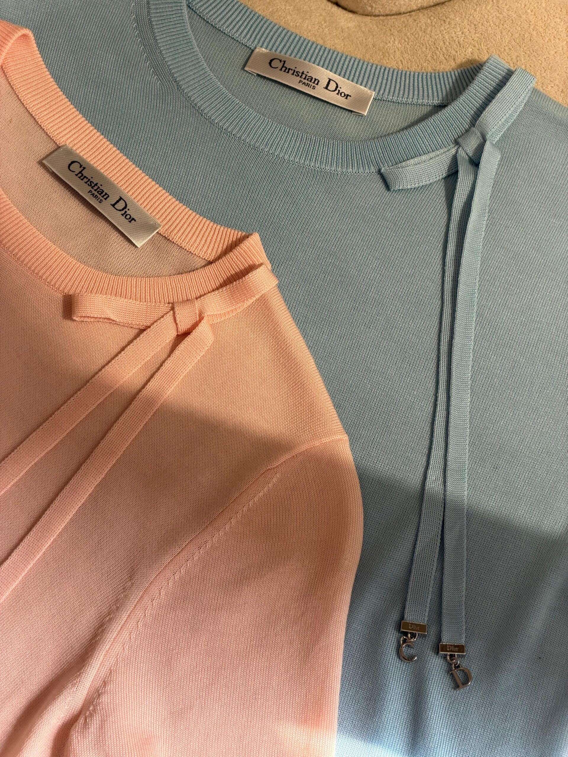 Short-Sleeved Fitted Sweater - Image 3