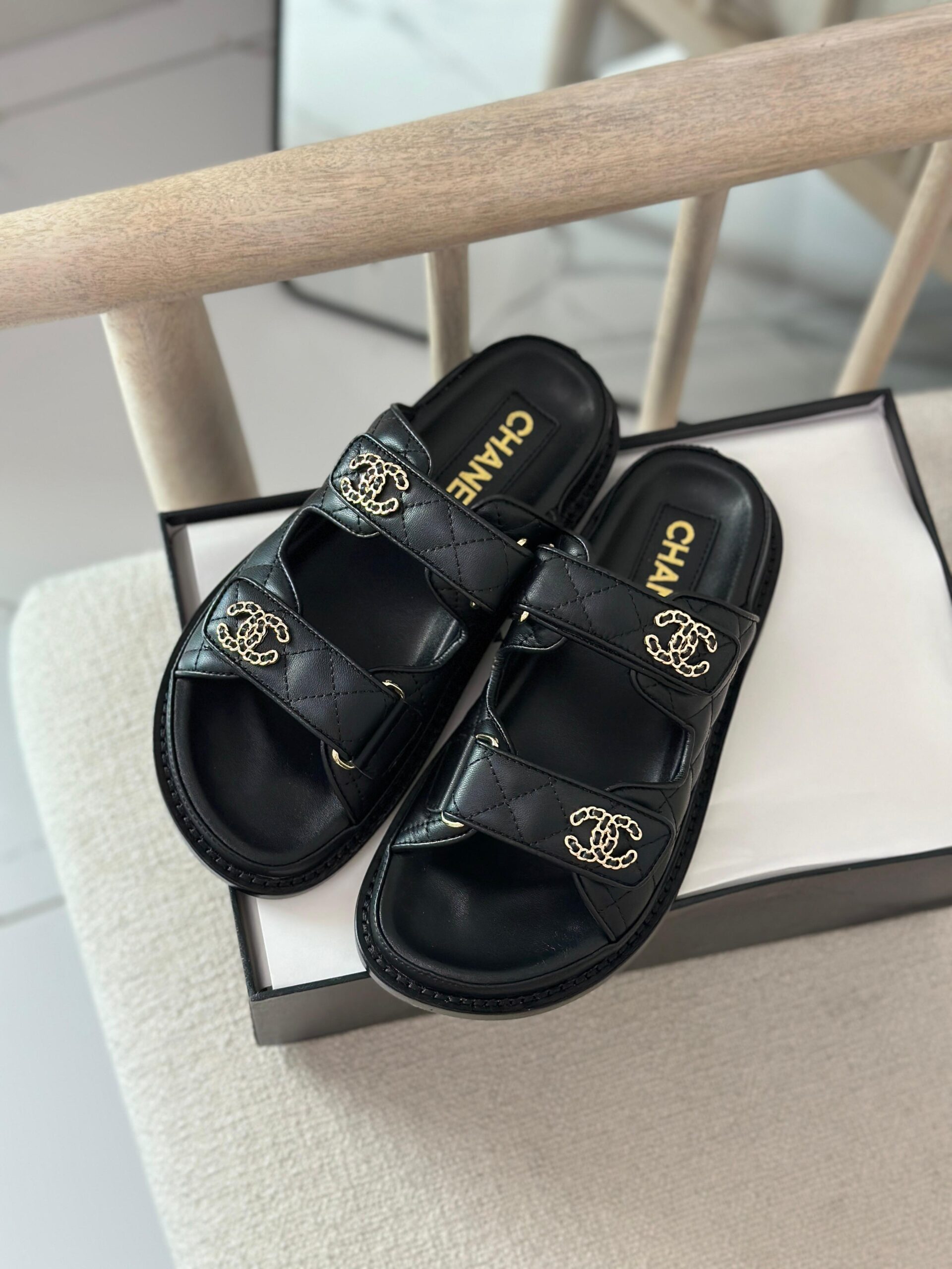 Chanel Lambskin sandals - Image 4