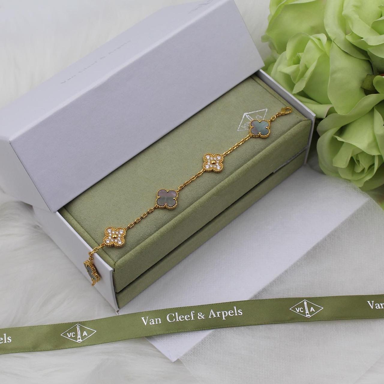 Van Cleef Alhambra Vintage Bracelet - Image 4