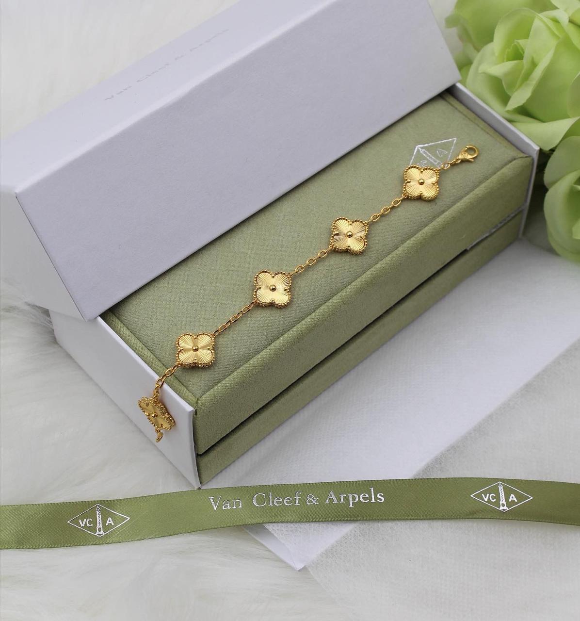 Van Cleef Alhambra Vintage Bracelet - Image 10