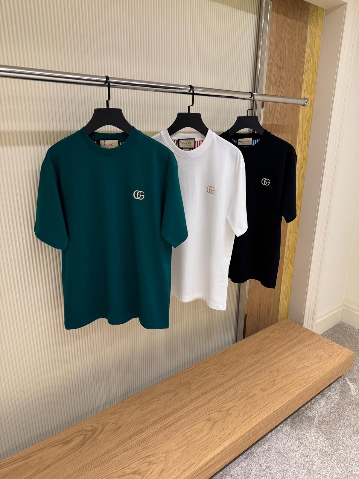 Gucci Men's T-Shirts - Image 2