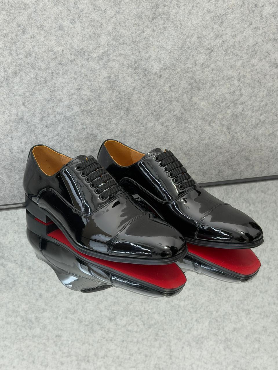 Christian Louboutin Greggo Oxford shoes for Men - Image 2