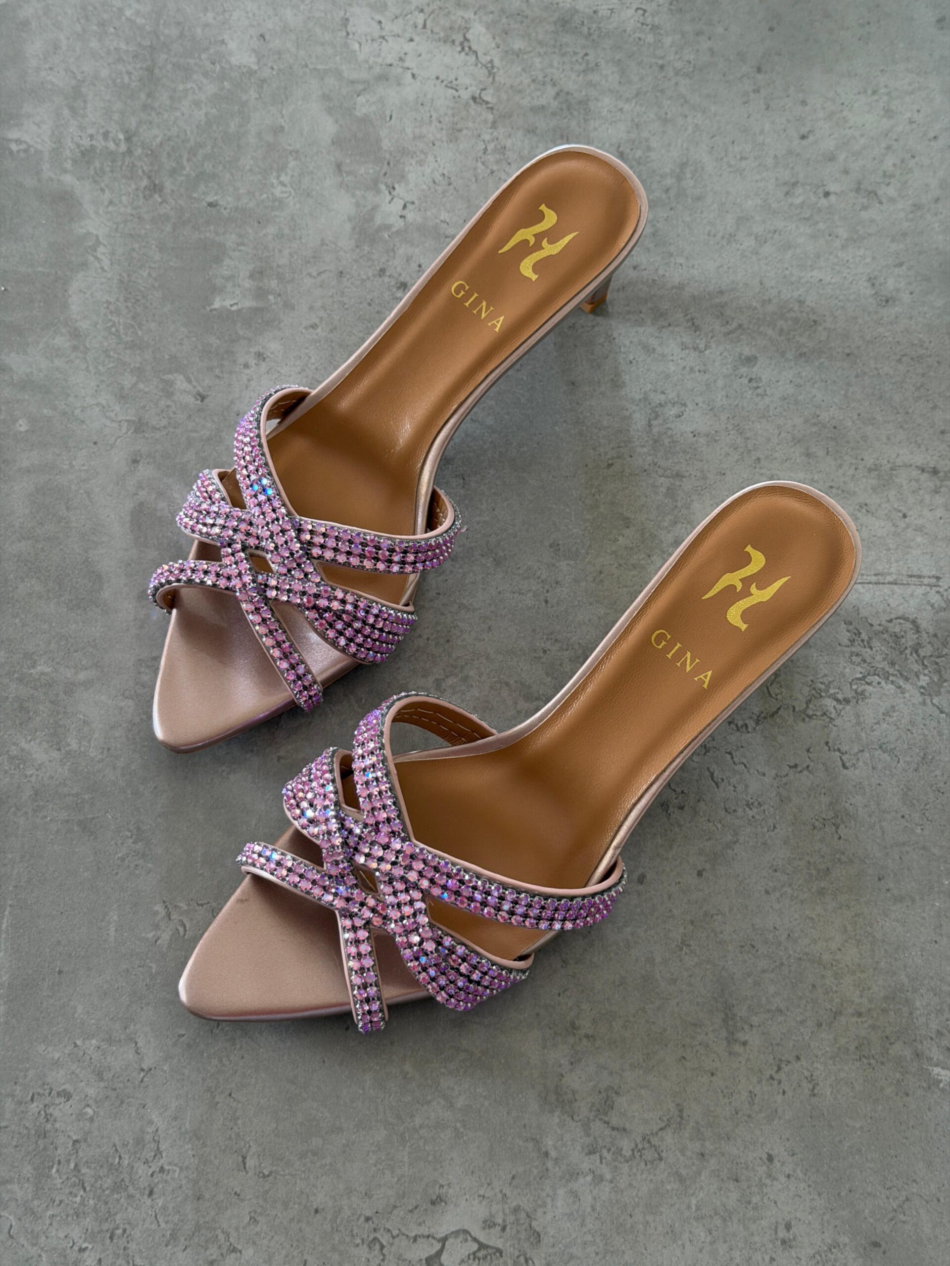 GINA TAYLOR Quartz Chic - Image 4