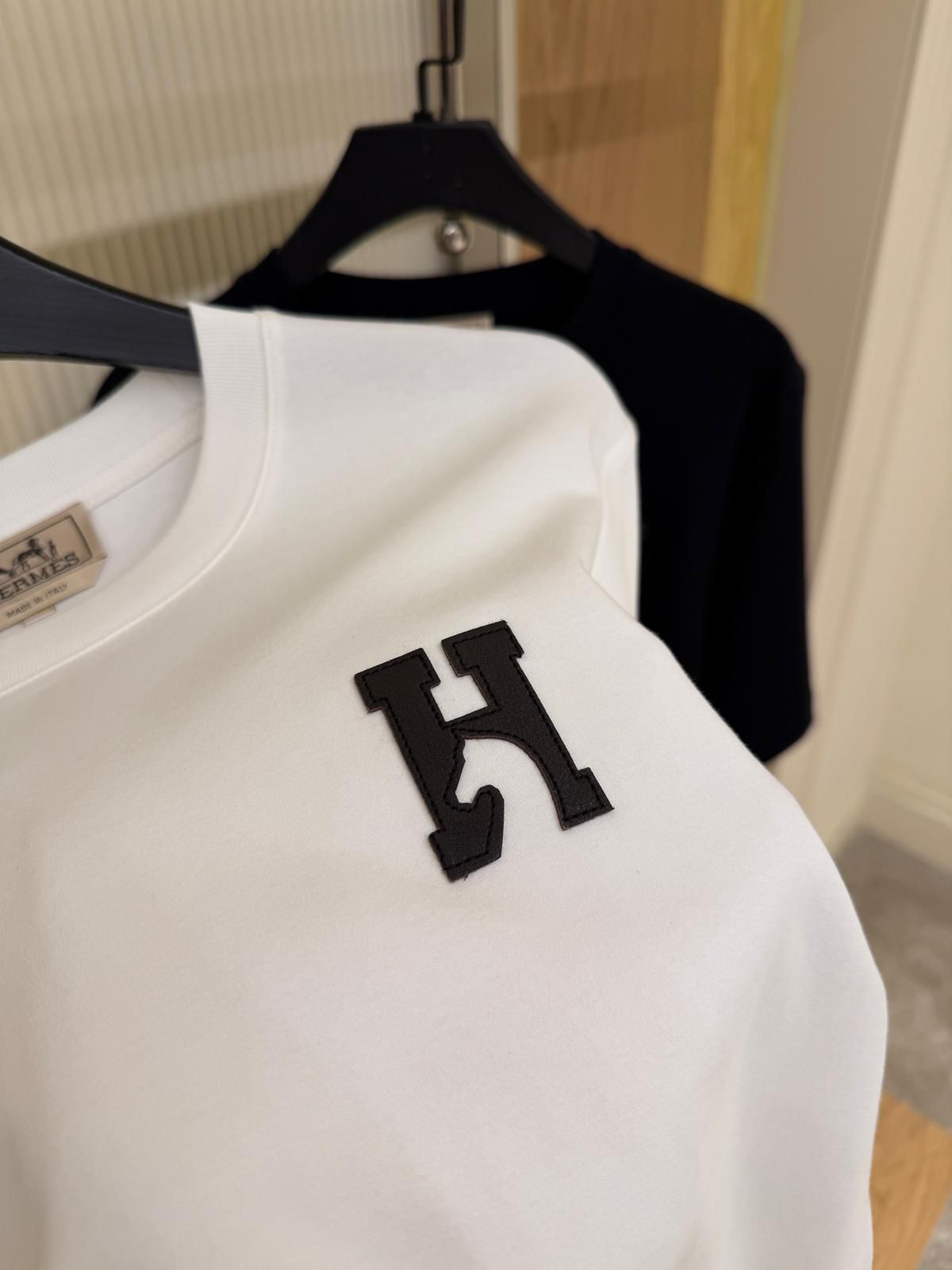 Hermes H'Cheval" T-shirt - Image 5