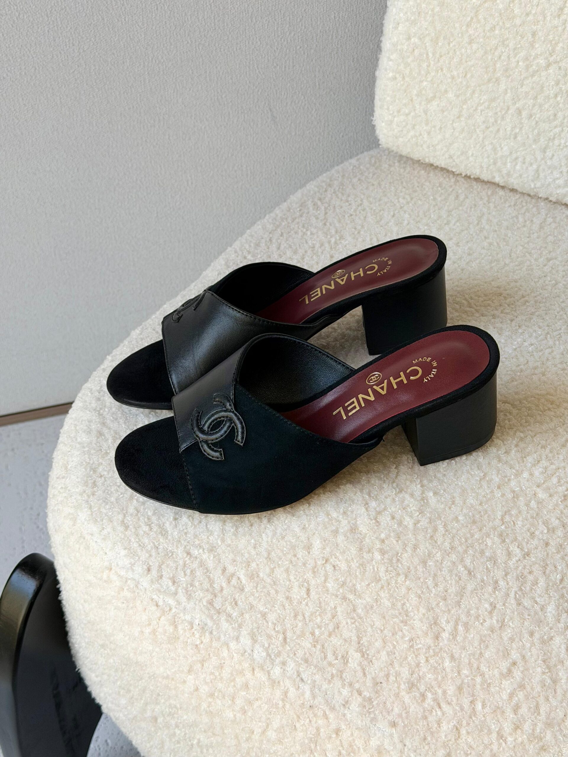 Chanel Leather CC Sandals - Image 3