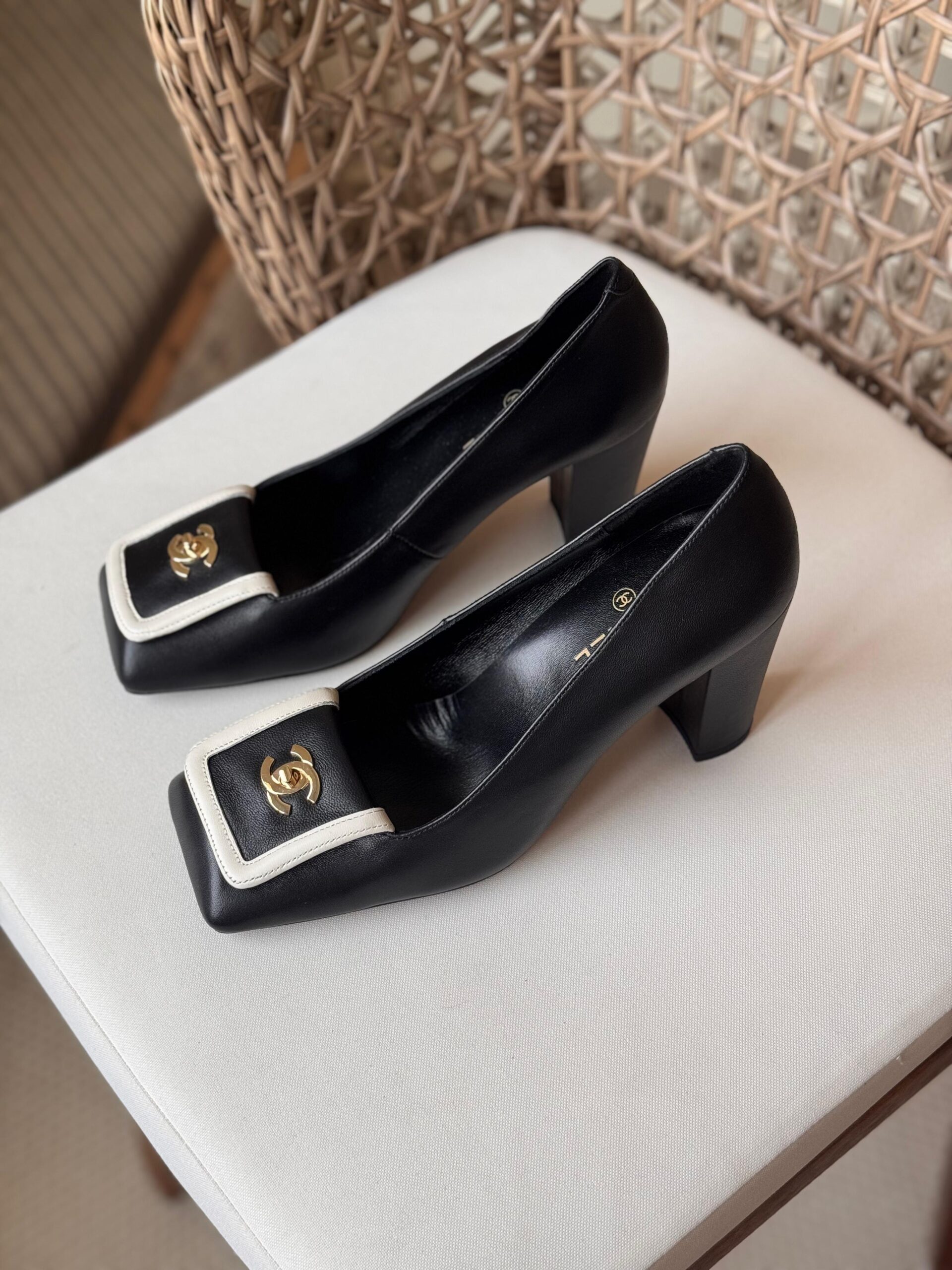 CHANEL Pumps Lambskin - Image 2