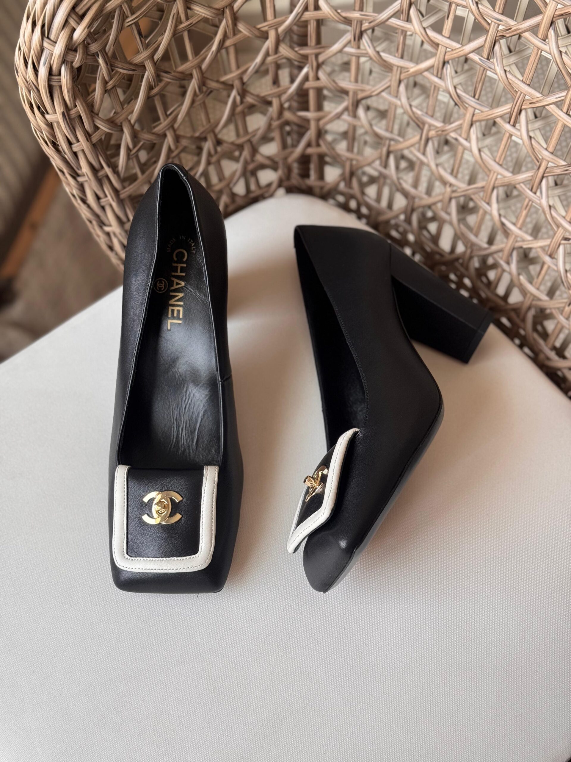 CHANEL Pumps Lambskin - Image 11