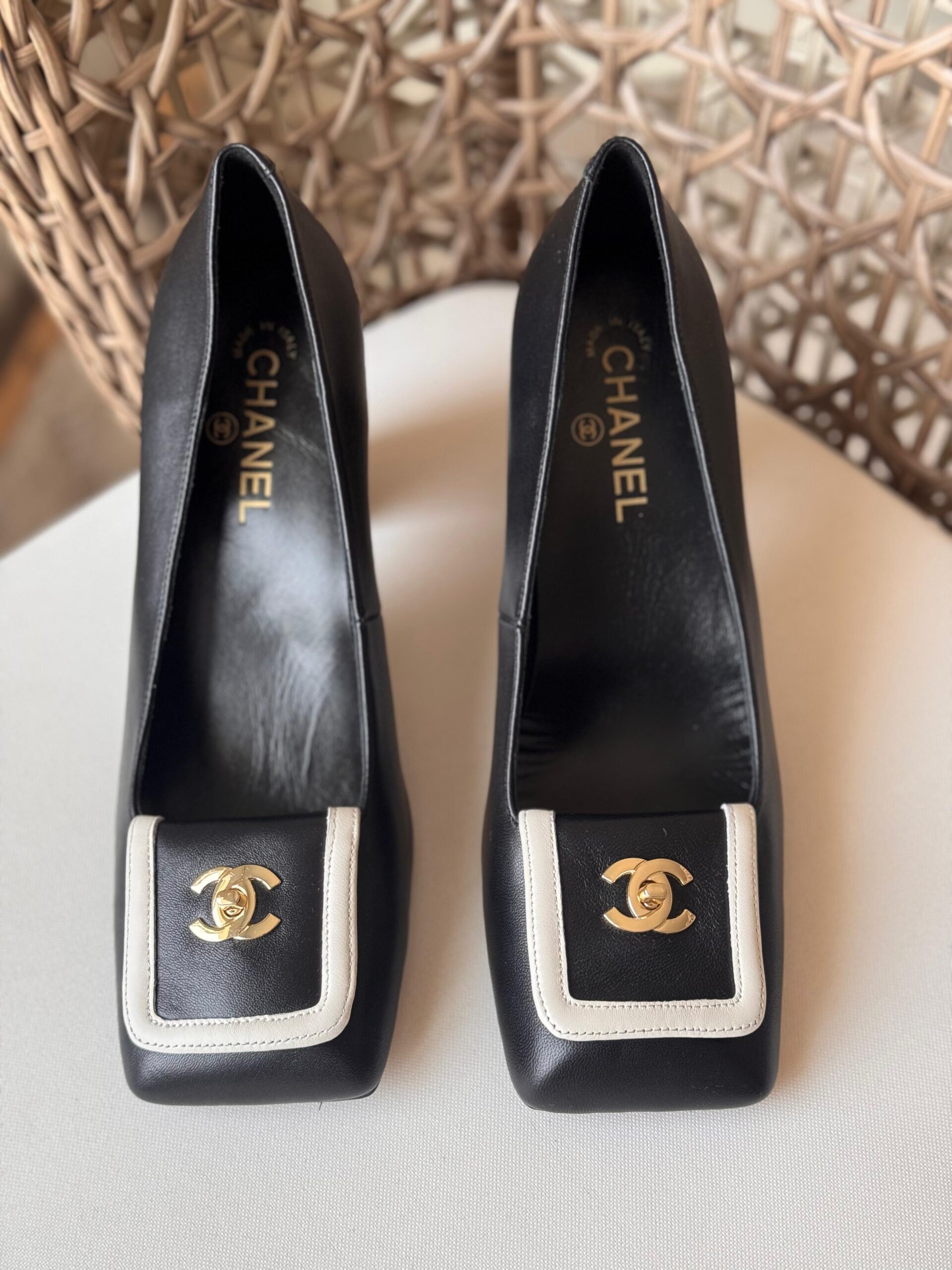 CHANEL Pumps Lambskin - Image 9