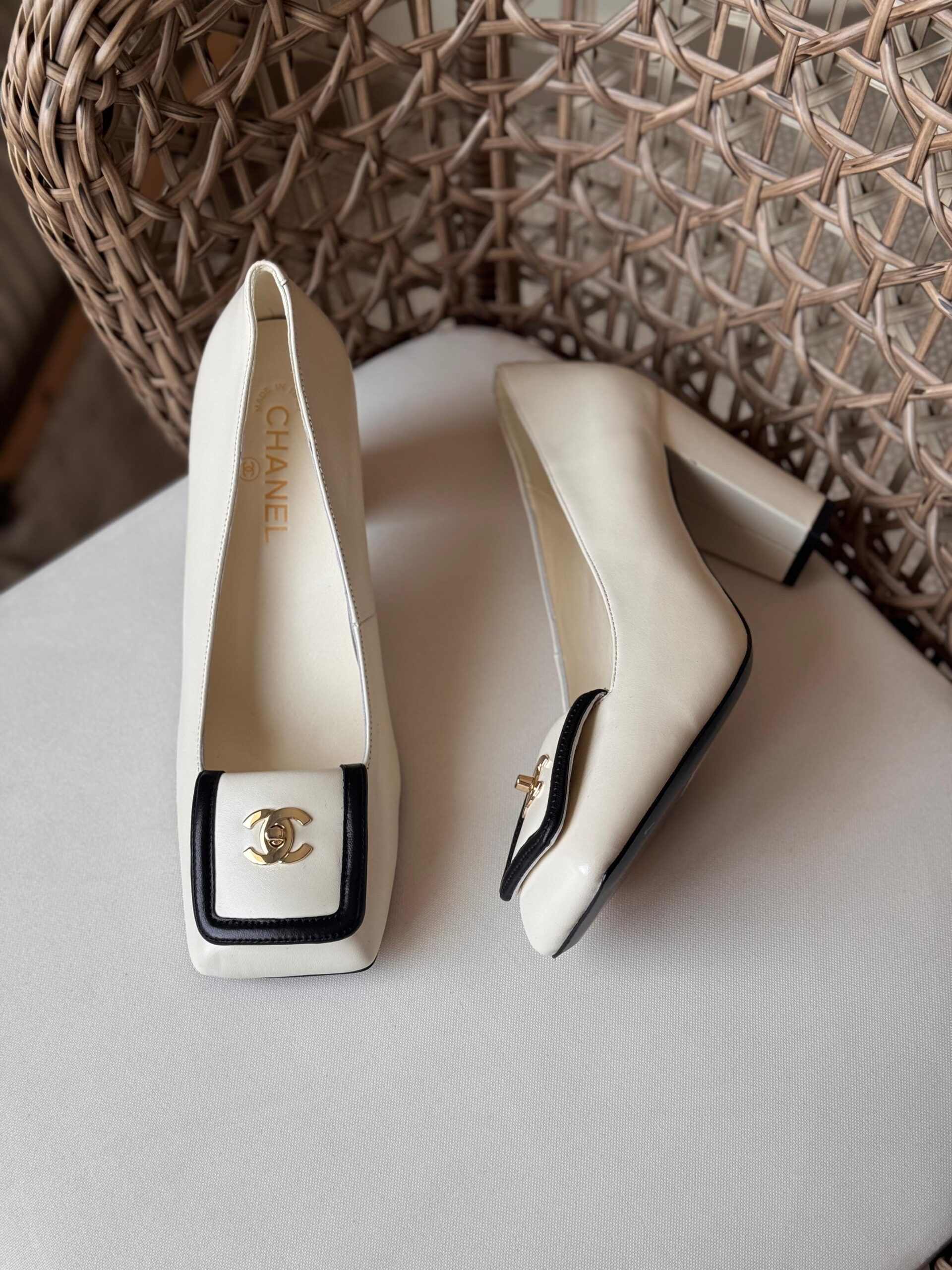 CHANEL Pumps Lambskin - Image 8