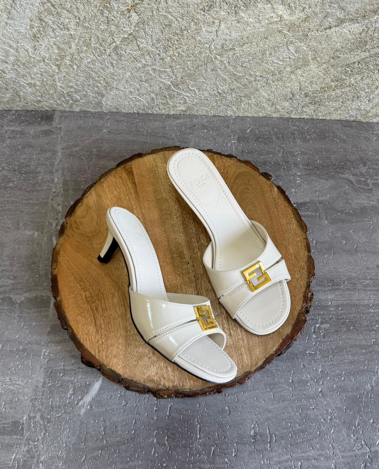 FENDI FFold 55mm logo-plaque Leather Sandals - Image 4