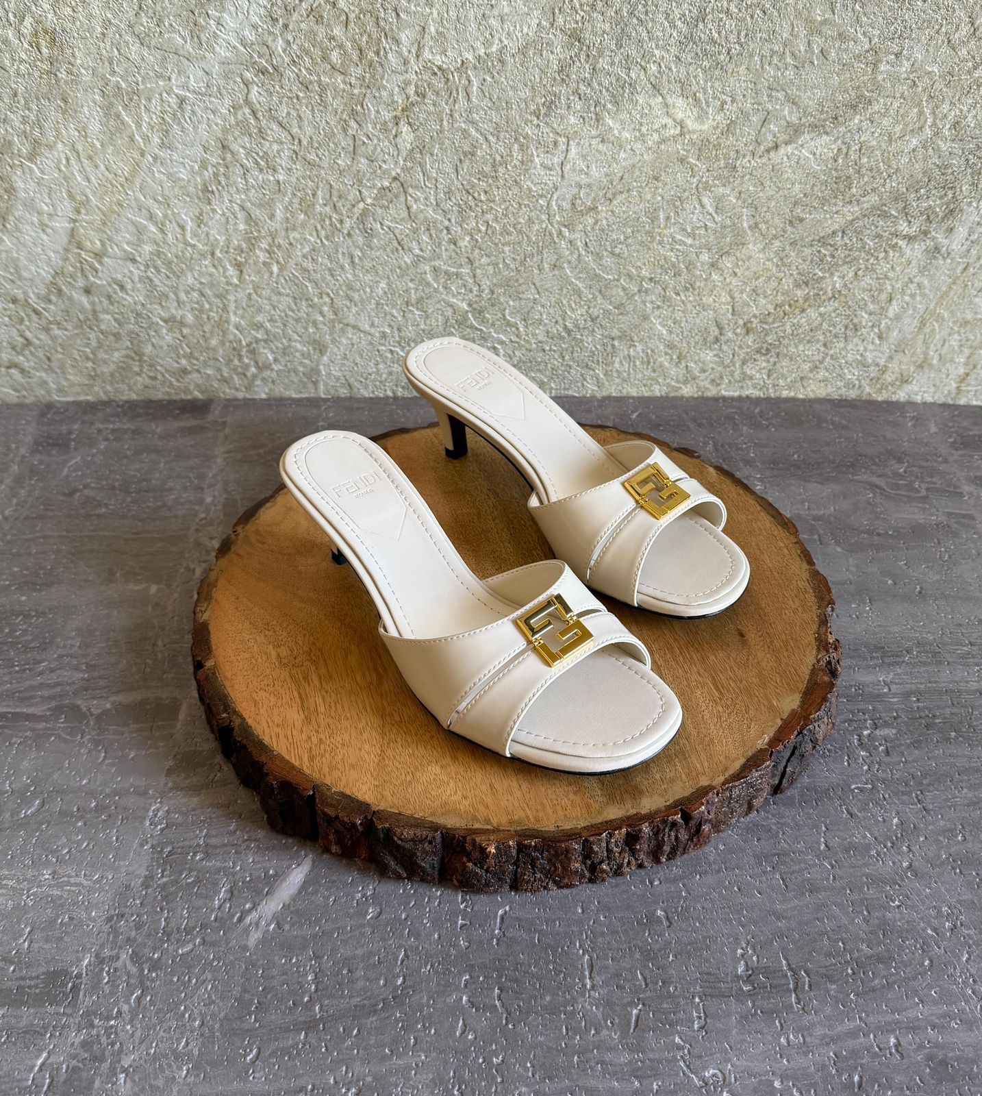 FENDI FFold 55mm logo-plaque Leather Sandals