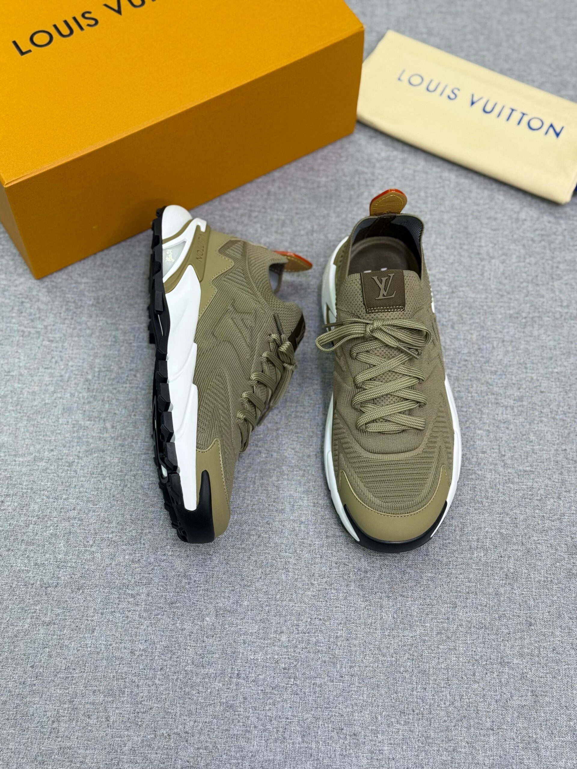 LV Runner Tatic Sneaker - Image 12