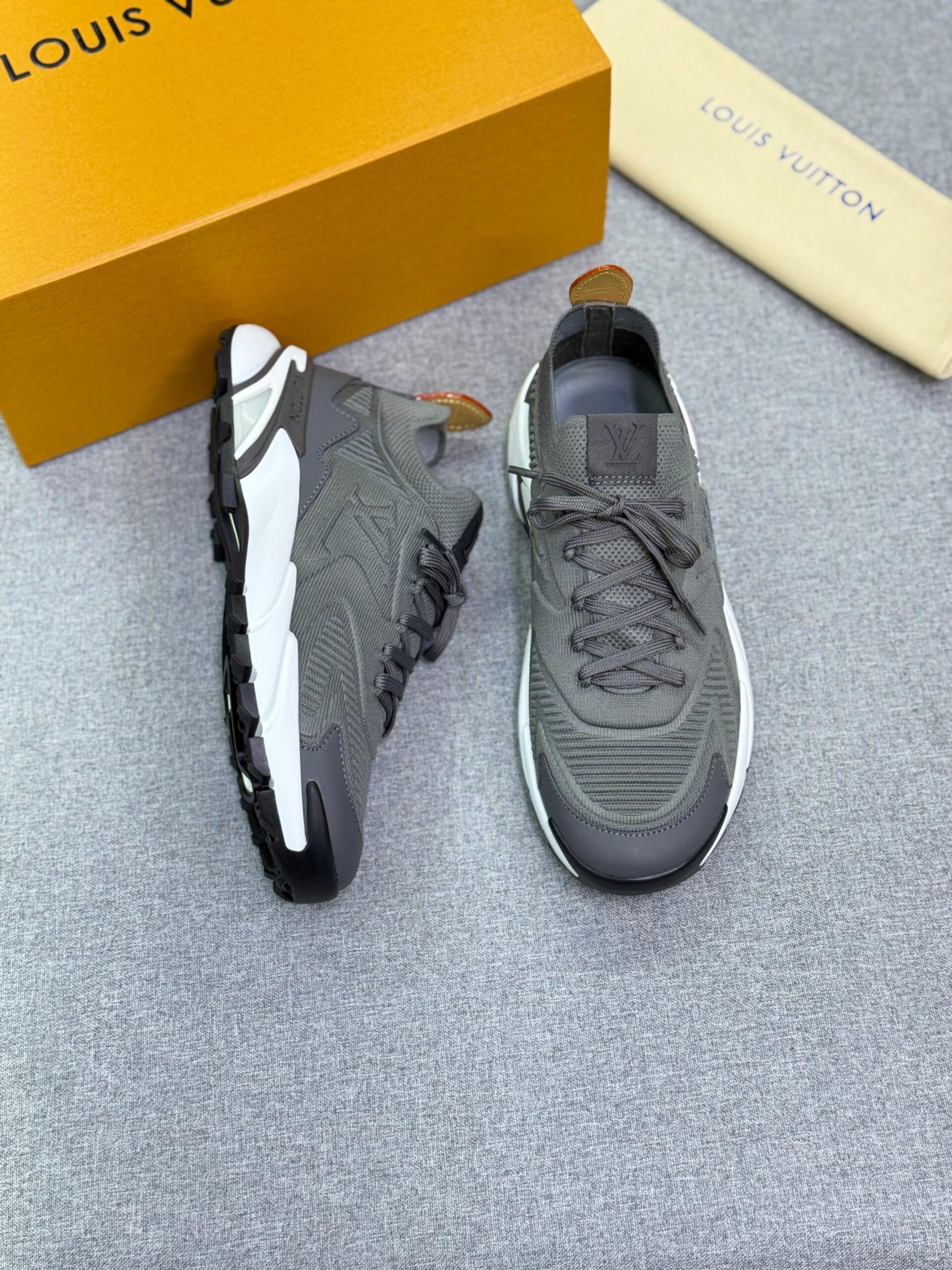 LV Runner Tatic Sneaker - Image 4