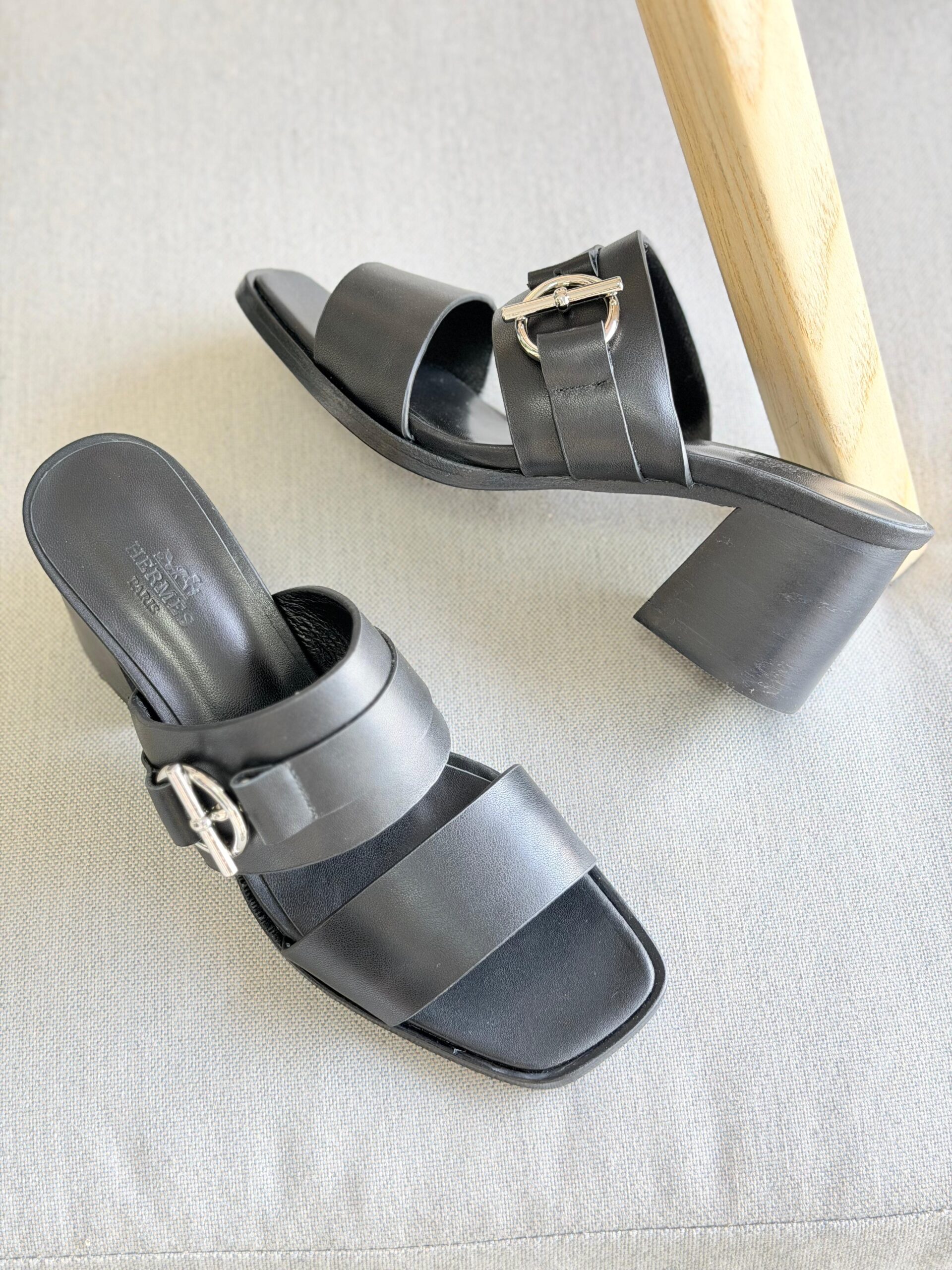 Hermes Kute 60 sandal - Image 3