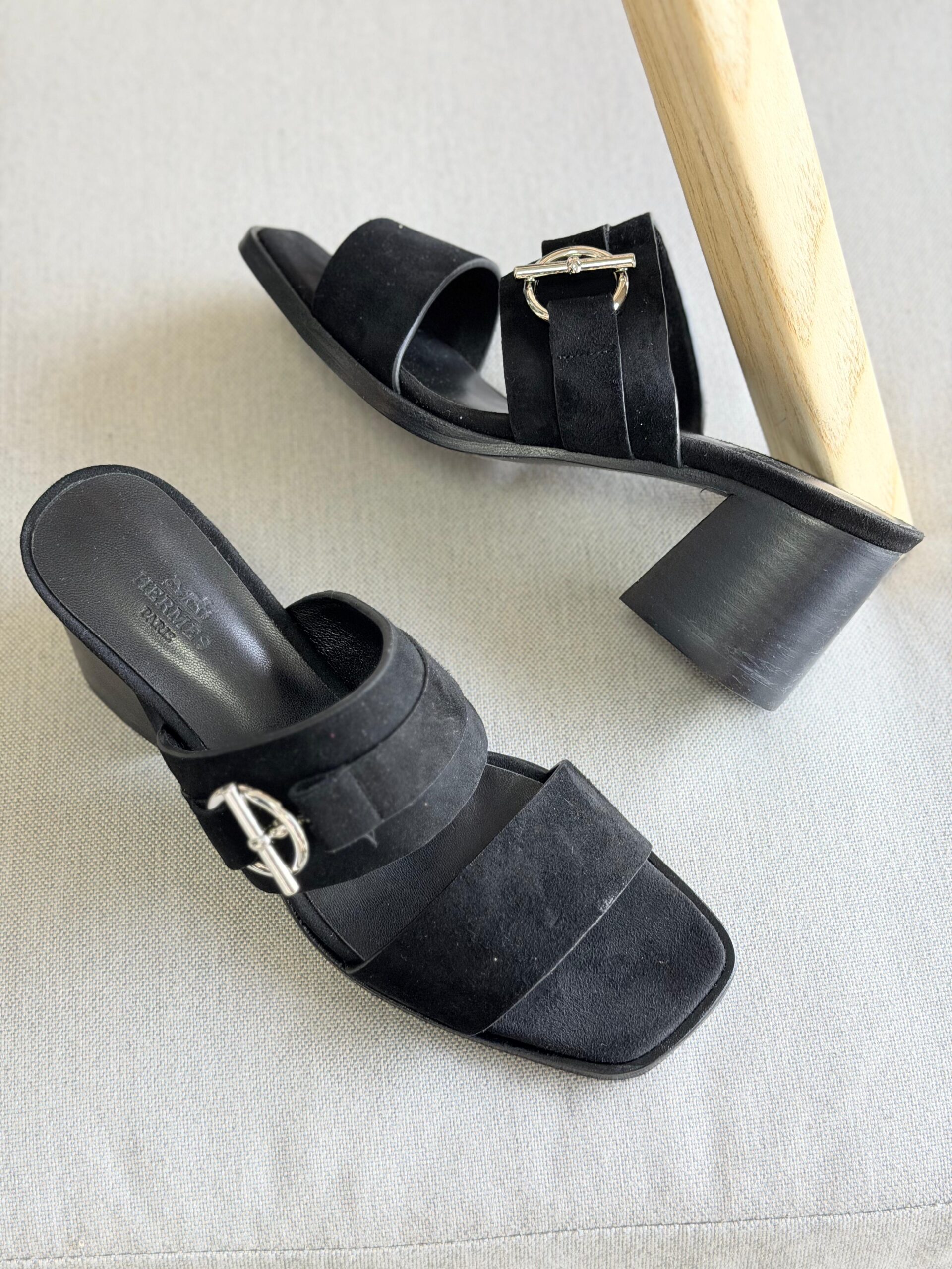Hermes Kute 60 sandal suede