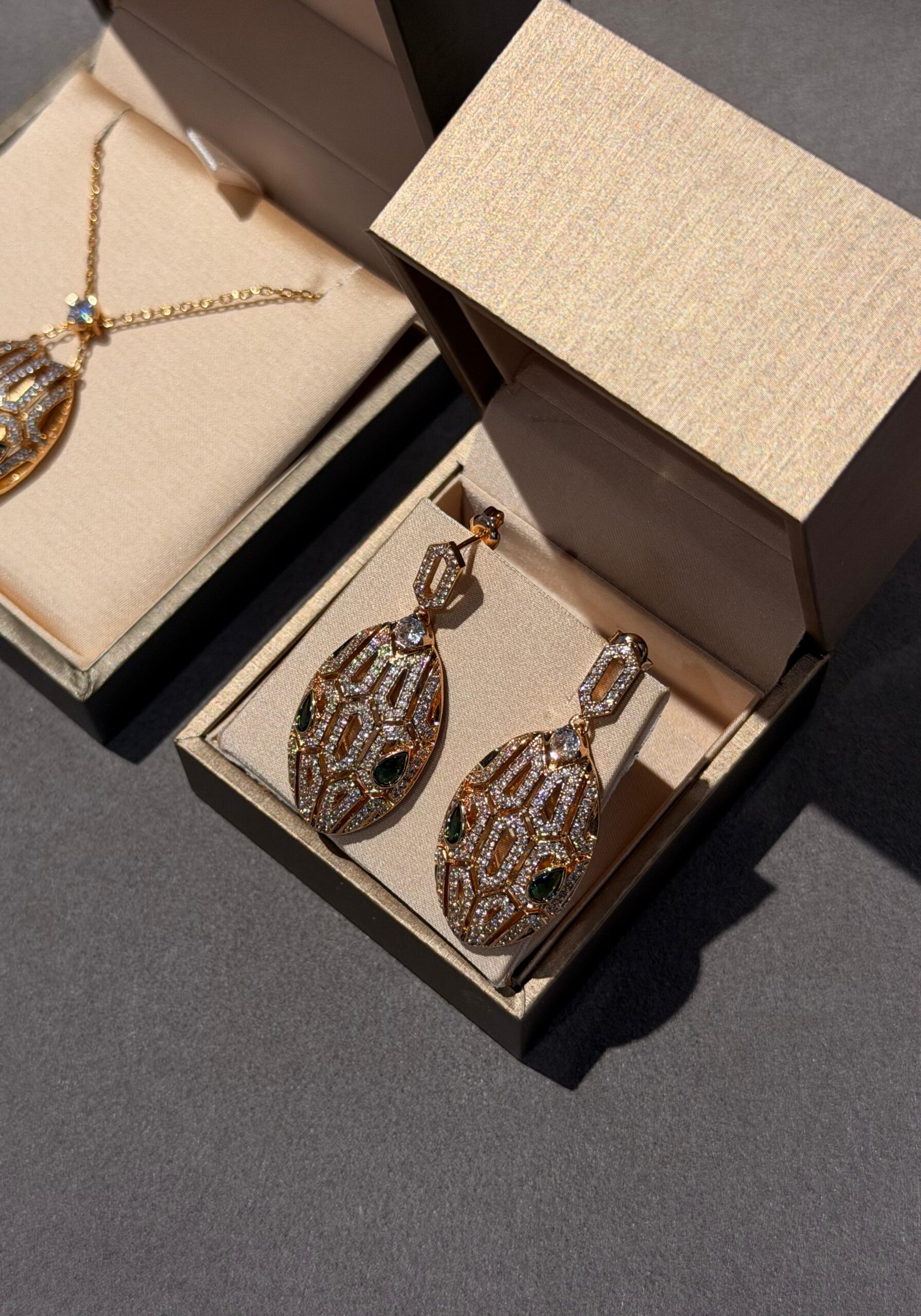Bvlgari Serpent Set Necklace & Earings Swarovski Stones - Image 5