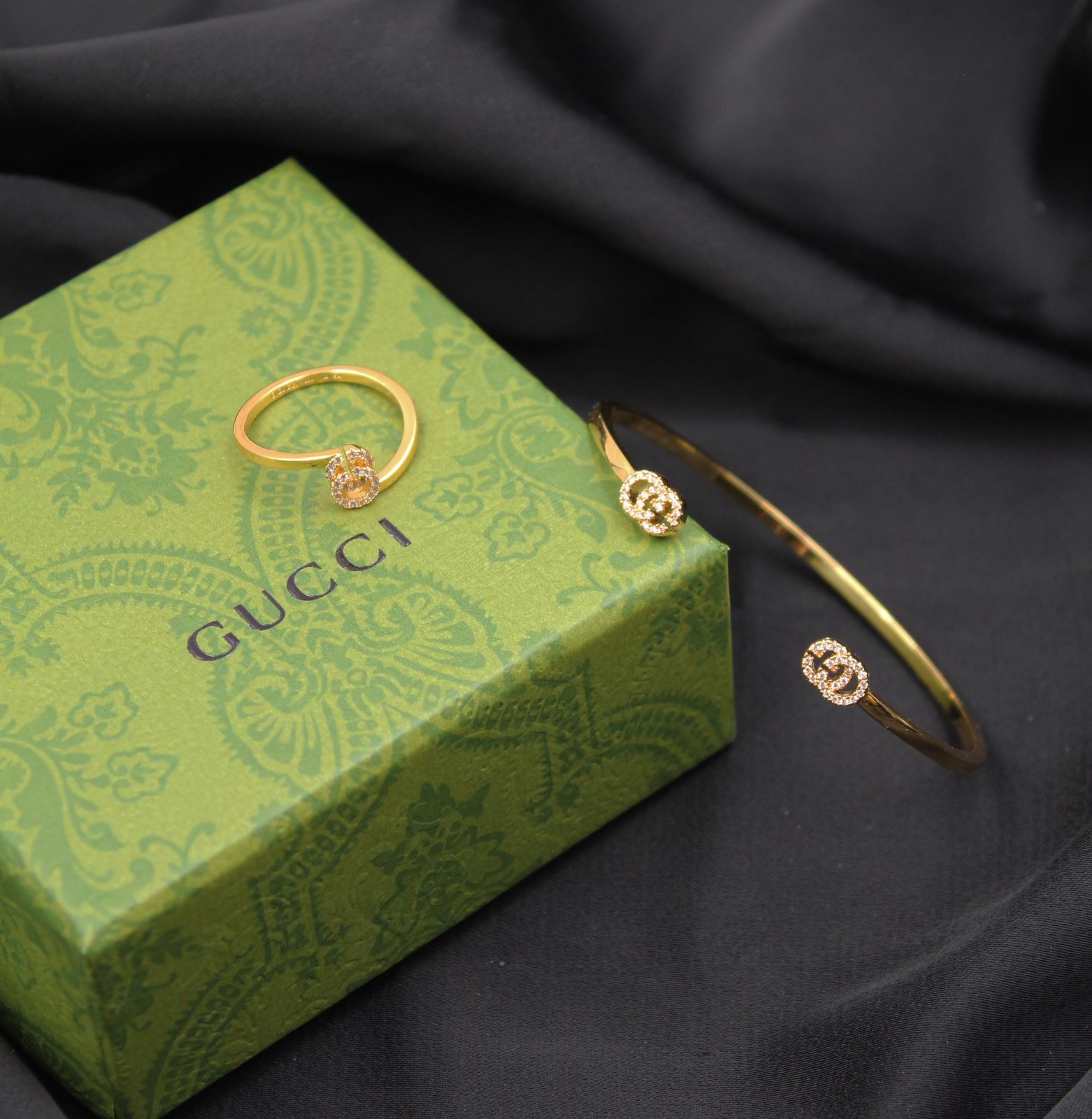 Gucci GG with Stone Bangle with Ring - Image 4