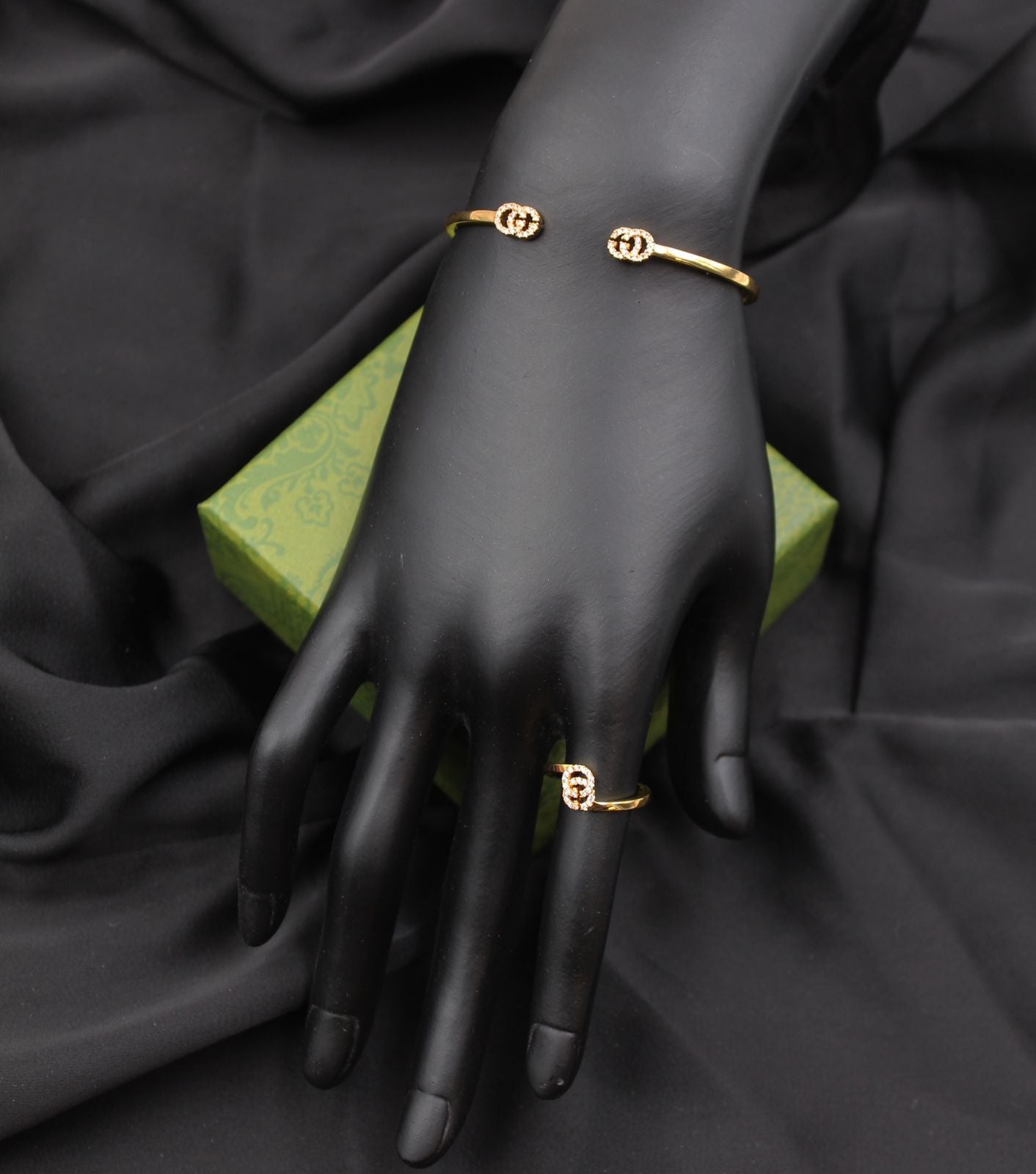 Gucci GG with Stone Bangle with Ring - Image 3