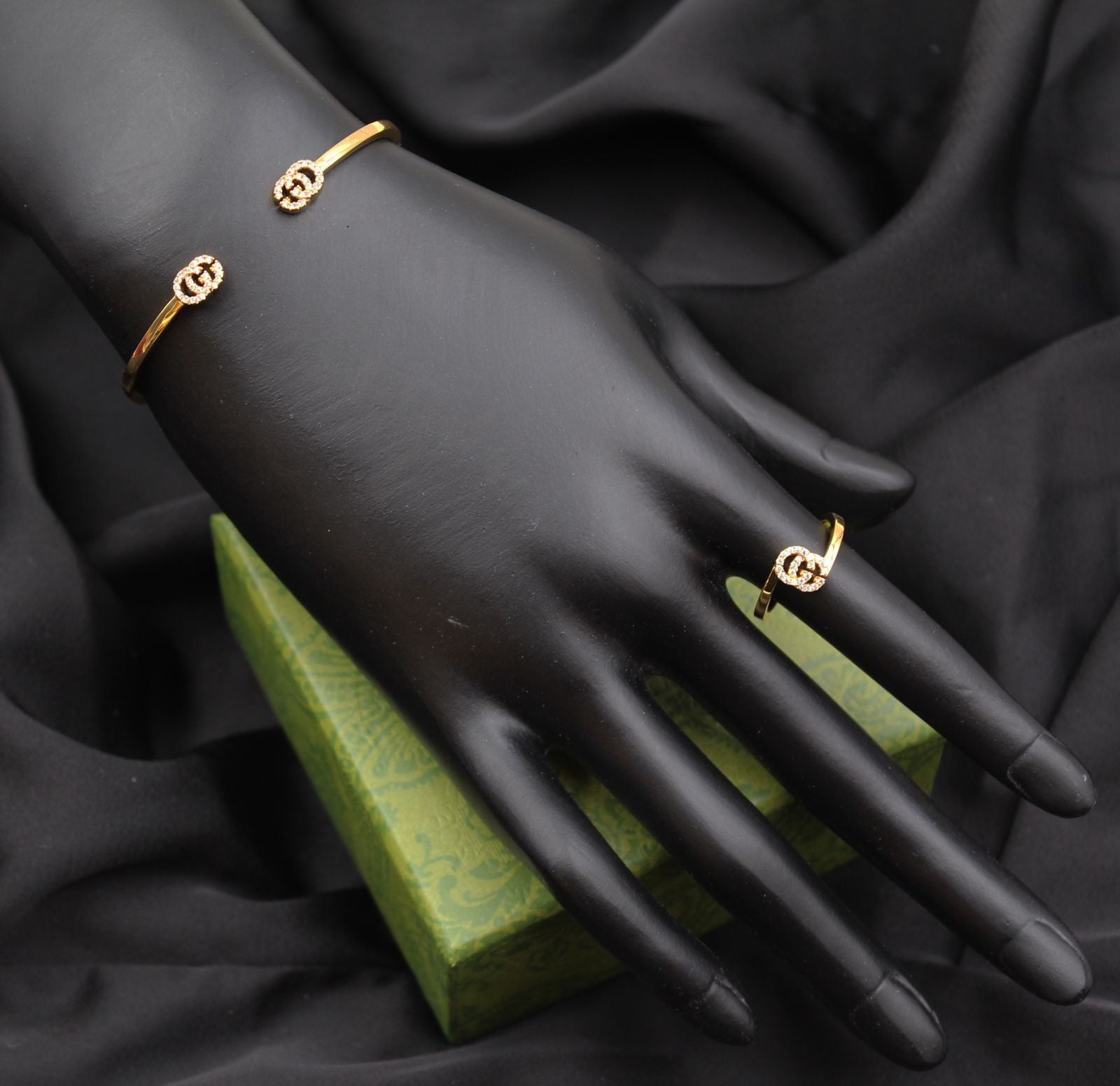 Gucci GG with Stone Bangle with Ring - Image 2