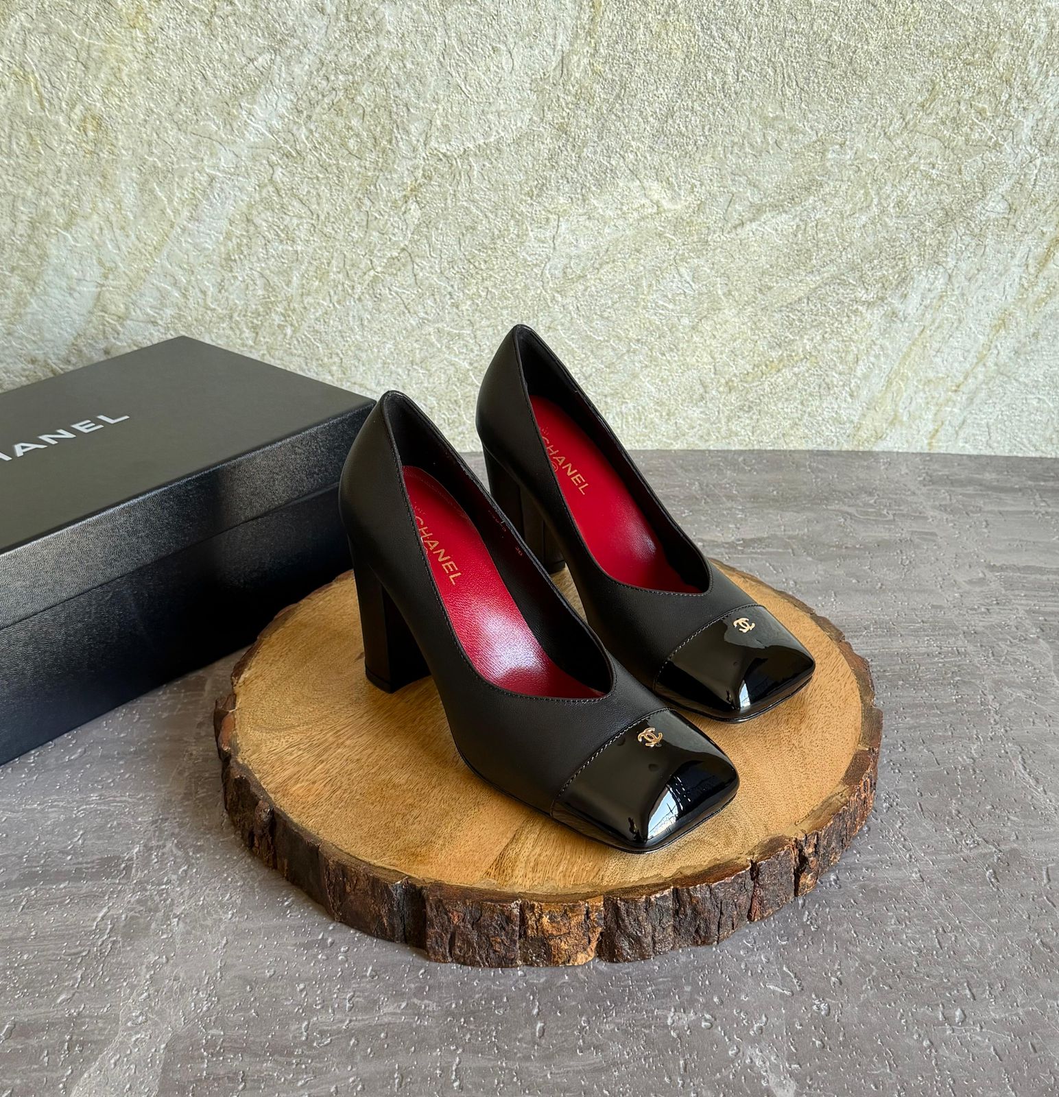 Chanel Pumps - Lambskin & patent calfskin - Image 4